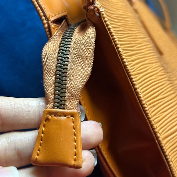 Amazon Tan Textured Tote Bag - Picture 16 of 16